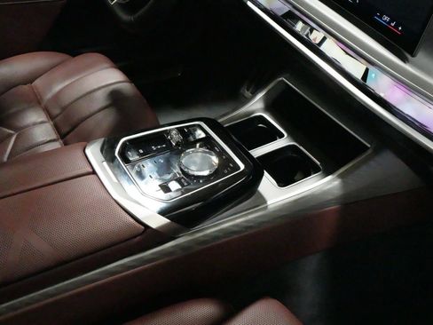 Certified 2023 BMW 760i xDrive w/ Parking Assistance Package image 5