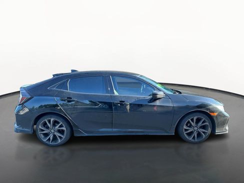Used 2018 Honda Civic Sport image 2