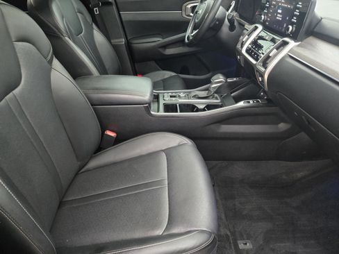 Used 2021 Kia Sorento EX w/ Panoramic Sunroof Package FWD image 10