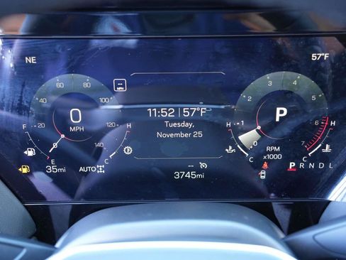 Used 2025 GMC Yukon Elevation image 11