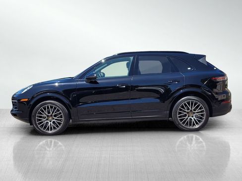 Used 2022 Porsche Cayenne w/ Premium Package image 6