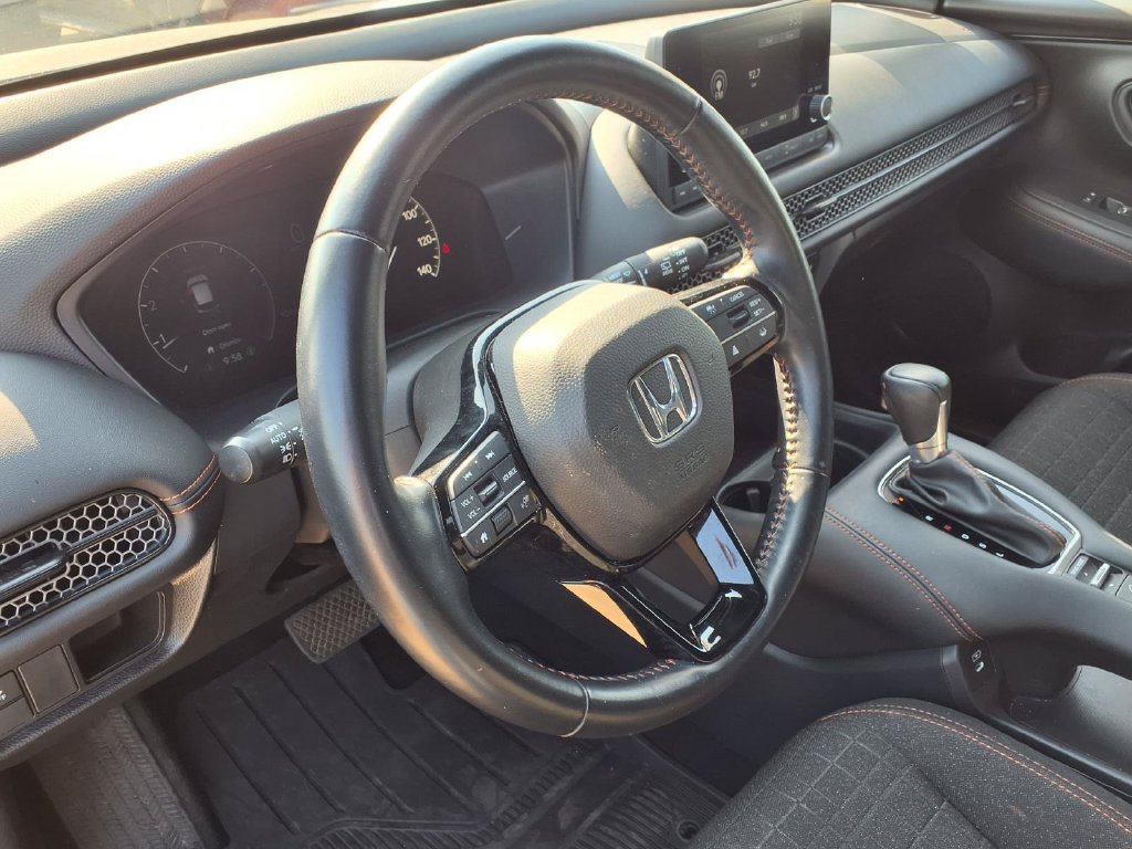 Used 2025 Honda HR-V Sport image 17
