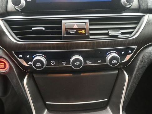 Used 2021 Honda Accord Touring image 3