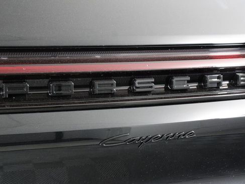 New 2026 Porsche Cayenne image 22