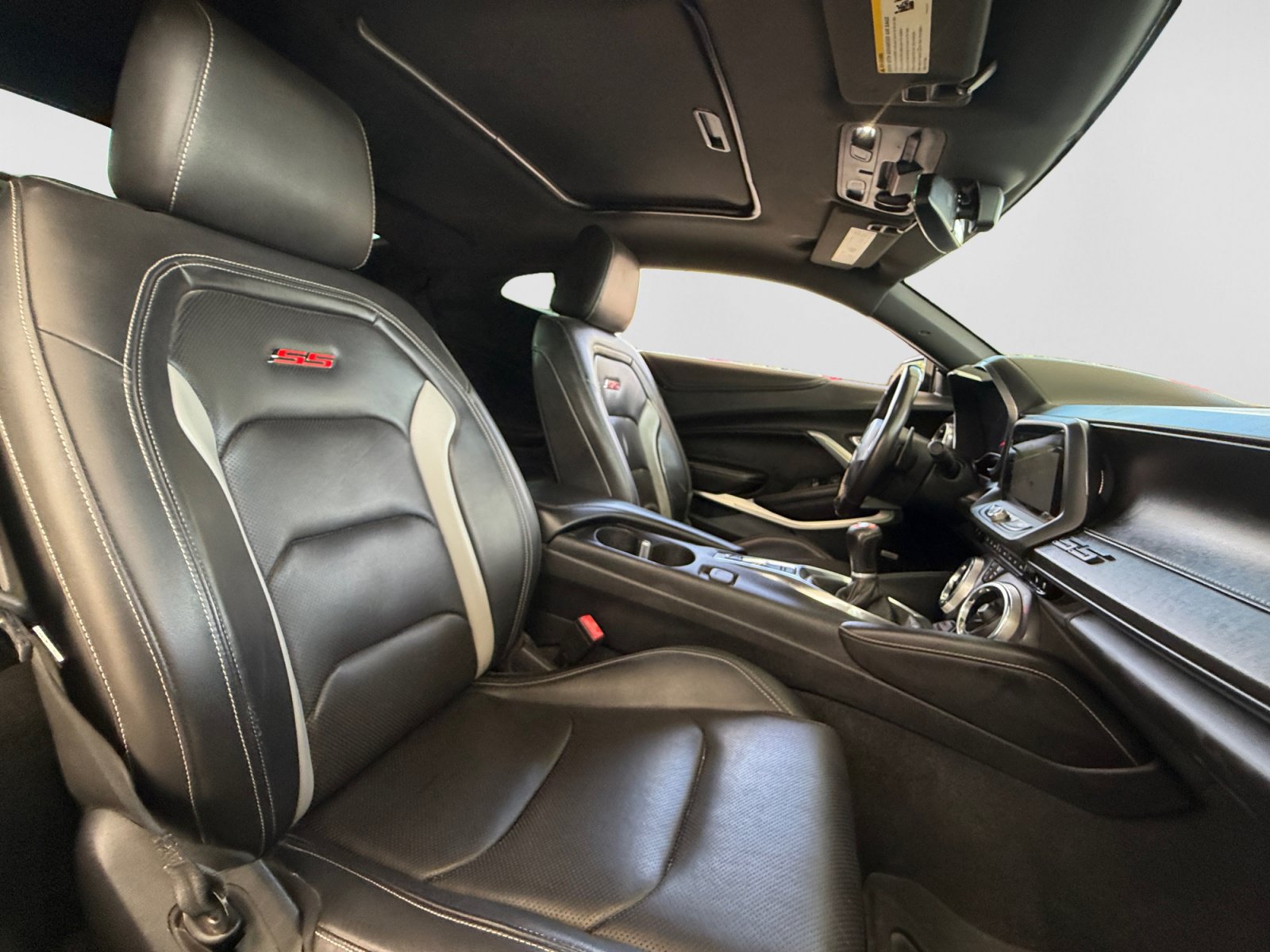 Used 2018 Chevrolet Camaro SS RWD image 16
