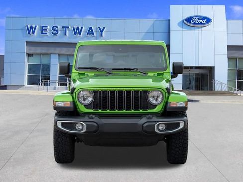 Used 2025 Jeep Gladiator Sport AWD/4WD image 8