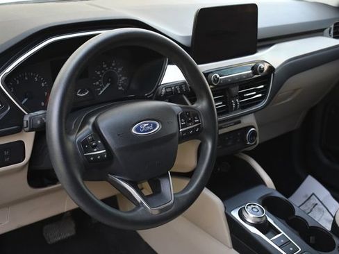 Used 2022 Ford Escape SE image 20