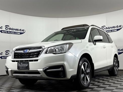 Used 2017 Subaru Forester 2.5i Premium image 3