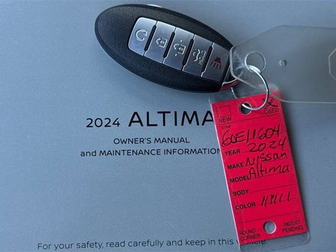 Used 2024 Nissan Altima 2.5 SV image 13