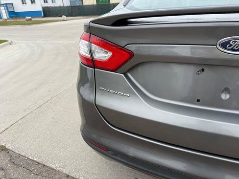 Used 2014 Ford Fusion SE w/ Equipment Group 201A FWD image 8