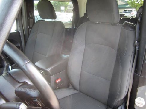 Used 2020 Jeep Wrangler Sport AWD/4WD image 11