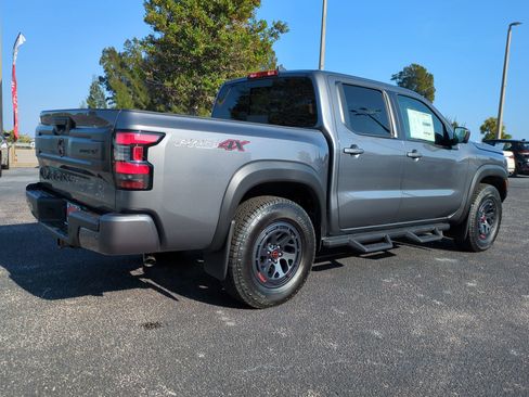 New 2026 Nissan Frontier PRO-4X w/ Pro-4x Convenience Package image 4