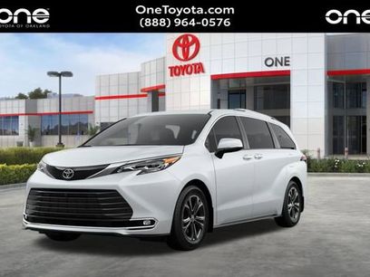 New 2026 Toyota Sienna Platinum