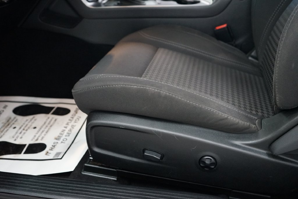 Used 2019 Dodge Challenger SXT w/ Blacktop Package RWD image 25
