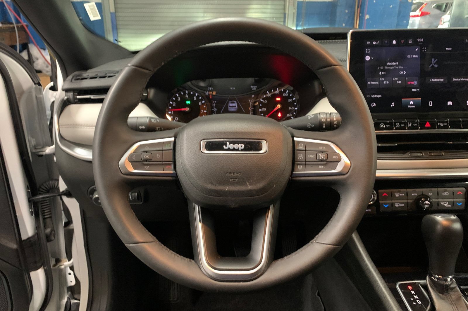 Used 2025 Jeep Compass Limited AWD/4WD image 25