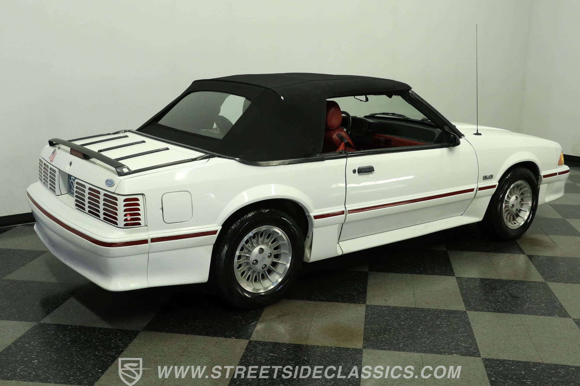 Used 1987 Ford Mustang GT RWD image 12