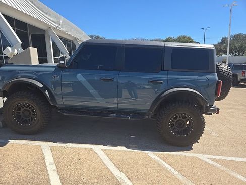 Used 2022 Ford Bronco Wildtrak image 5