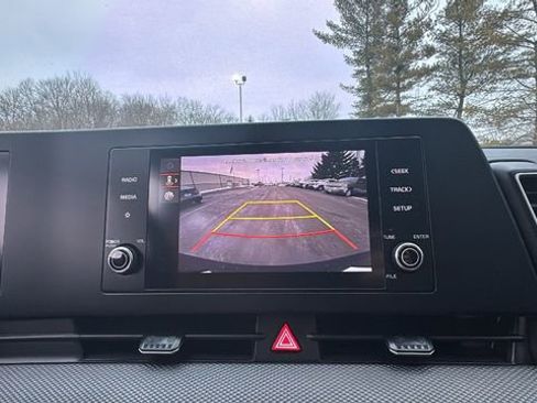 Used 2024 Kia Sportage LX image 19