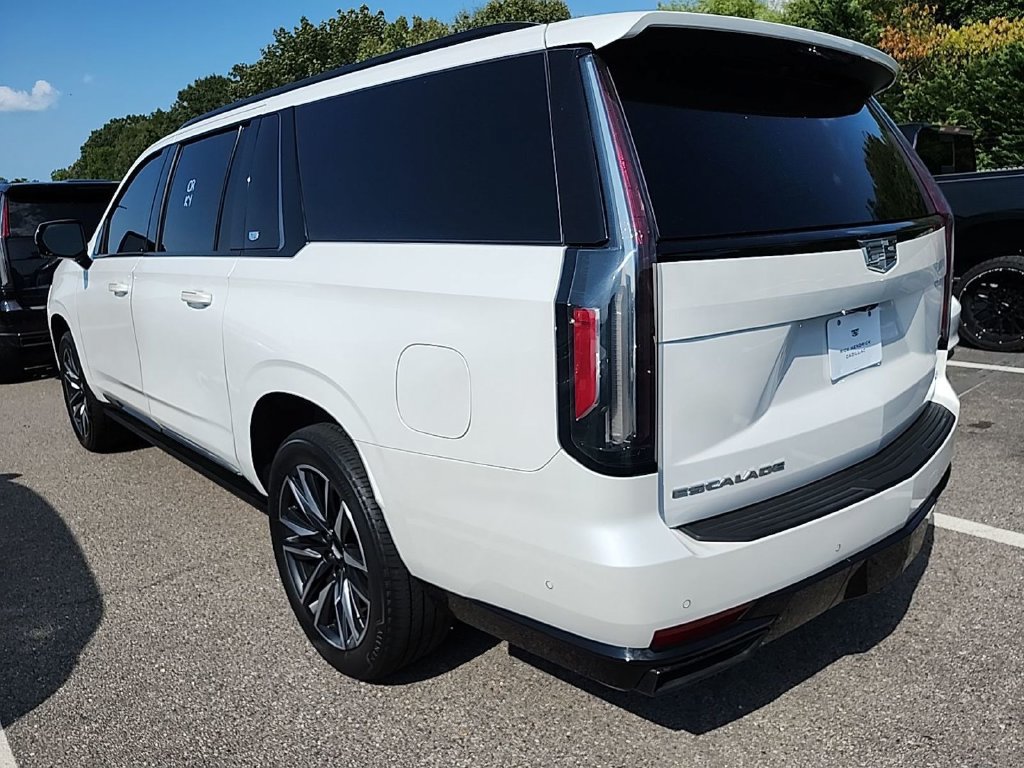 Used 2021 Cadillac Escalade ESV Sport Platinum w/ Heavy-Duty Trailer Package AWD/4WD image 5