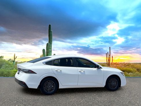 Used 2026 Nissan Sentra SV w/ Floor Mat Package FWD image 5