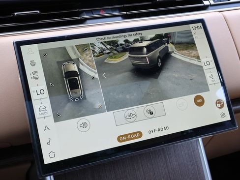 New 2026 Land Rover Range Rover Long Wheelbase SE AWD/4WD image 9