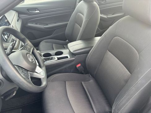 Used 2025 Nissan Altima 2.5 SV image 35