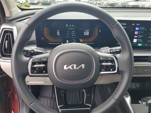 Used 2025 Kia Sorento EX image 16