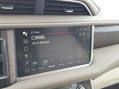 Used 2024 GMC Yukon XL Denali image 16