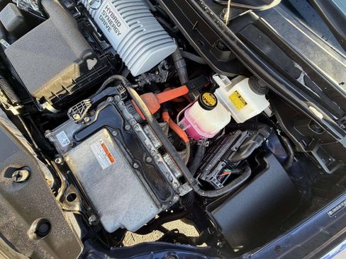 Used 2011 Toyota Prius Five image 29