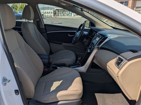 Used 2015 Hyundai Elantra GT FWD image 26