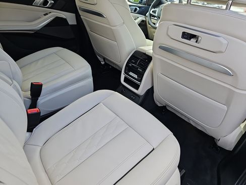 New 2026 BMW X7 xDrive40i w/ M Sport Package image 10