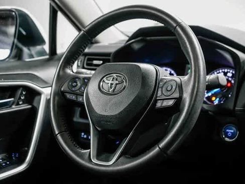 Certified 2022 Toyota RAV4 XLE Premium image 15