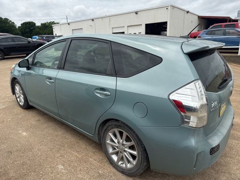 Used 2013 Toyota Prius V Five image 8