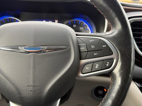 Used 2019 Chrysler Pacifica Touring-L Plus w/ Advanced Safetytec Group image 34