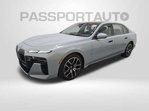 Used 2023 BMW 740i w/ Parking Assistance Package RWD image 1
