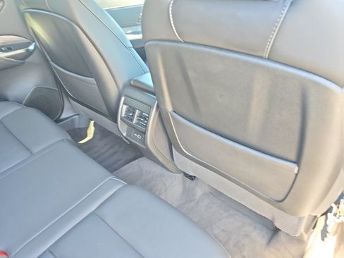 Used 2025 Cadillac XT4 Premium Luxury FWD image 11