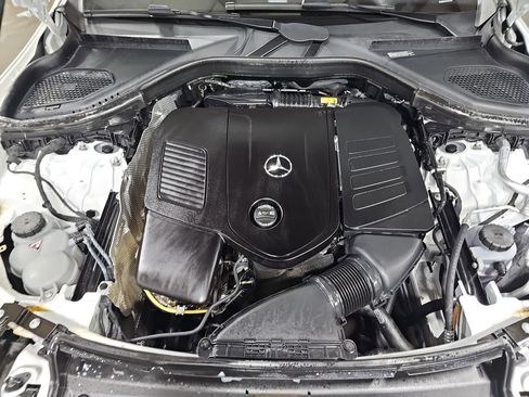 Certified 2025 Mercedes-Benz GLC 300 image 34