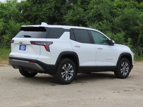 Certified 2026 Chevrolet Equinox LT AWD/4WD image 3