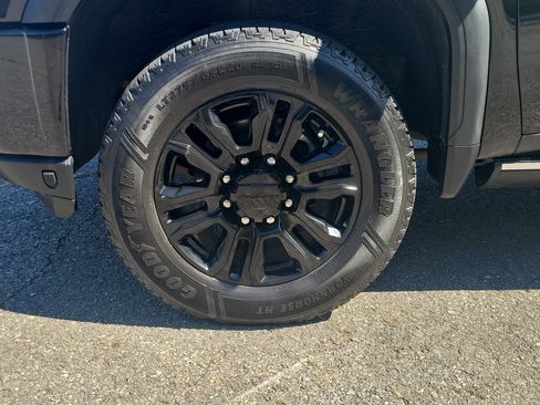 Used 2021 GMC Sierra 3500 Denali w/ Denali Black Diamond Edition AWD/4WD image 12