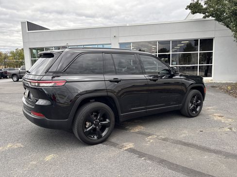 Certified 2023 Jeep Grand Cherokee Altitude image 5