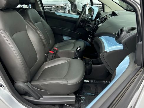 Used 2014 Chevrolet Spark LT image 9