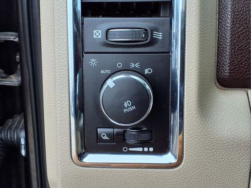 Used 2017 RAM 1500 Laramie w/ Convenience Group image 13