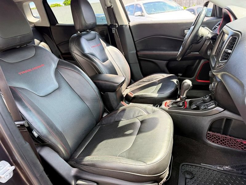 Used 2018 Jeep Compass Trailhawk w/ Leather Interior Group AWD/4WD image 16