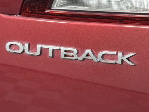Used 2018 Subaru Outback 2.5i Limited AWD/4WD image 31