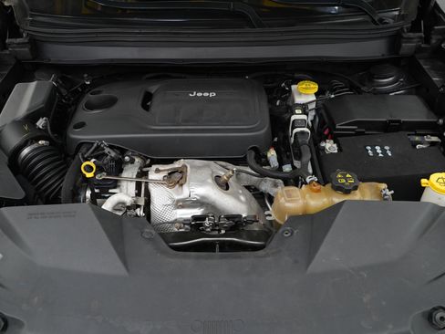 Used 2020 Jeep Cherokee Limited AWD/4WD image 35