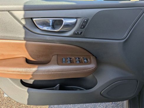 Used 2022 Volvo V60 T5 Cross Country w/ Climate Package image 15