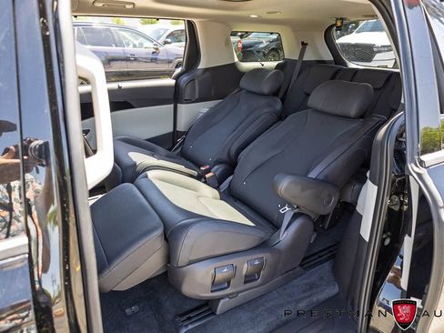 Used 2024 Kia Carnival SX Prestige FWD image 38