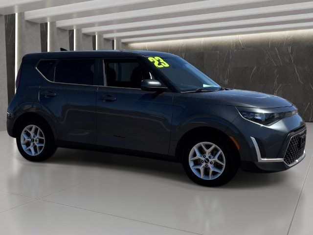 Used 2023 Kia Soul LX w/ Option Group 015 FWD image 8
