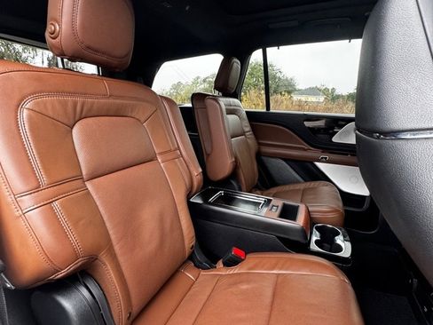 Used 2020 Lincoln Aviator Reserve w/ Equipment Group 202A image 18