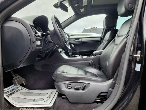 Used 2014 Volkswagen Touareg VR6 image 32